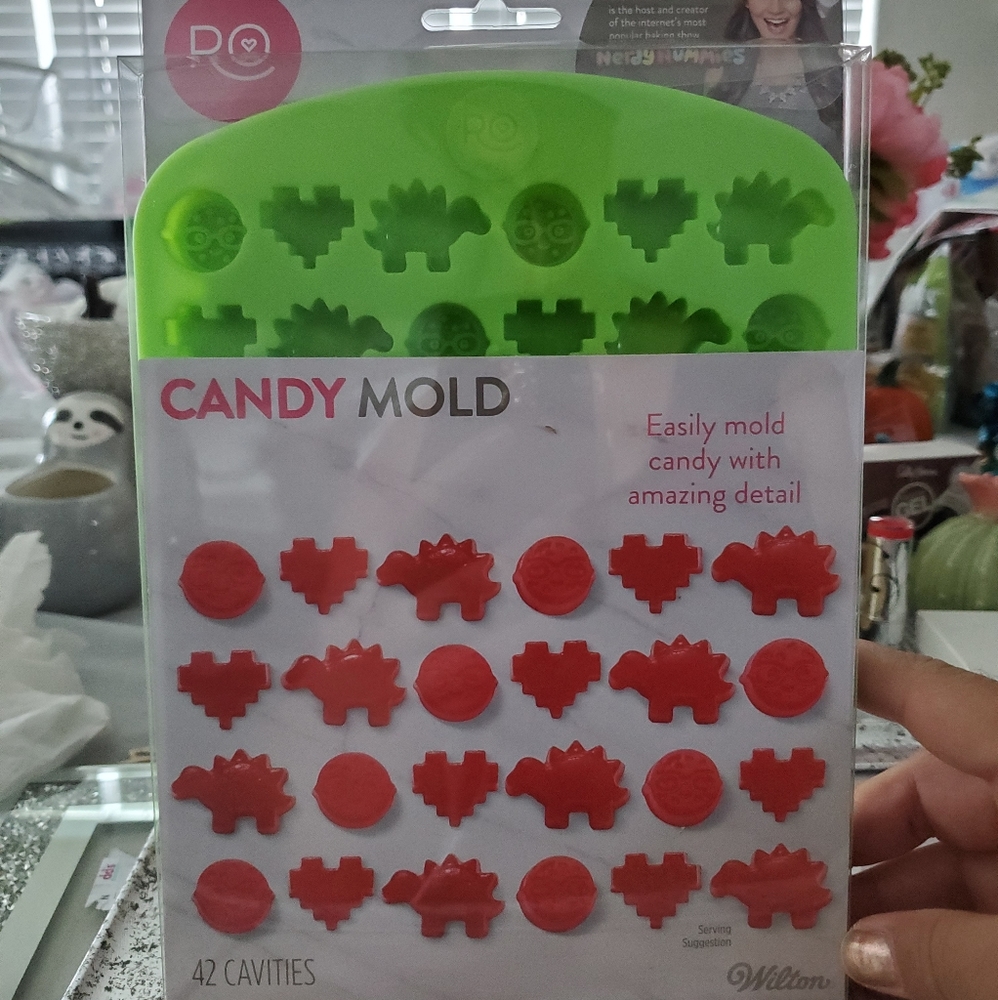 NEW CANDY MOLD 42 CAVITIES